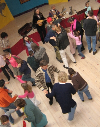 Image of Hi-Dukes teaching dance to teachers